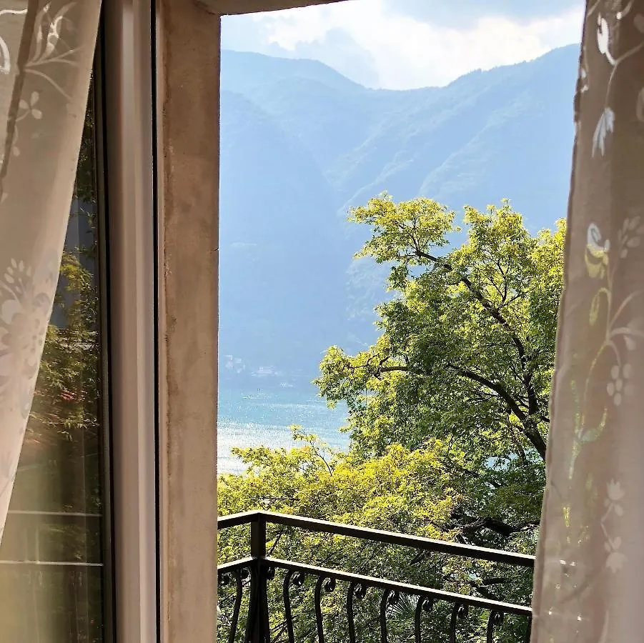 Vila Lovely Stonehouse With Panorama Lake View Nesso Prázdninový dům